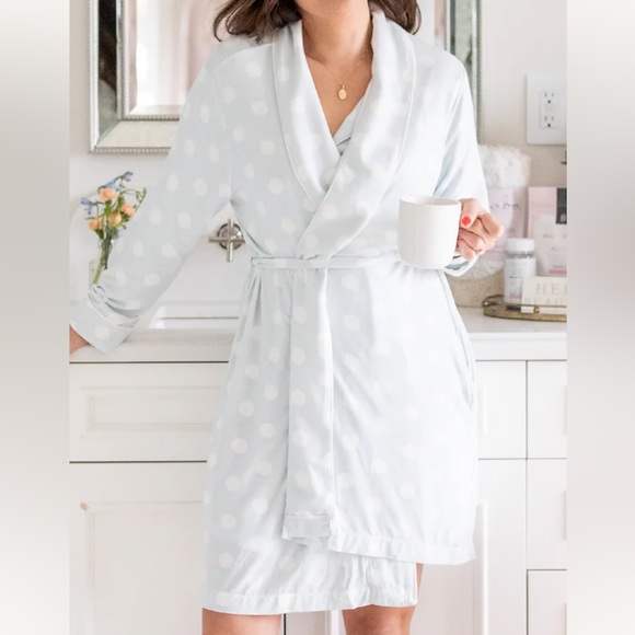 Jillian Harris x Riot Theory Robe - Picture 2 of 3